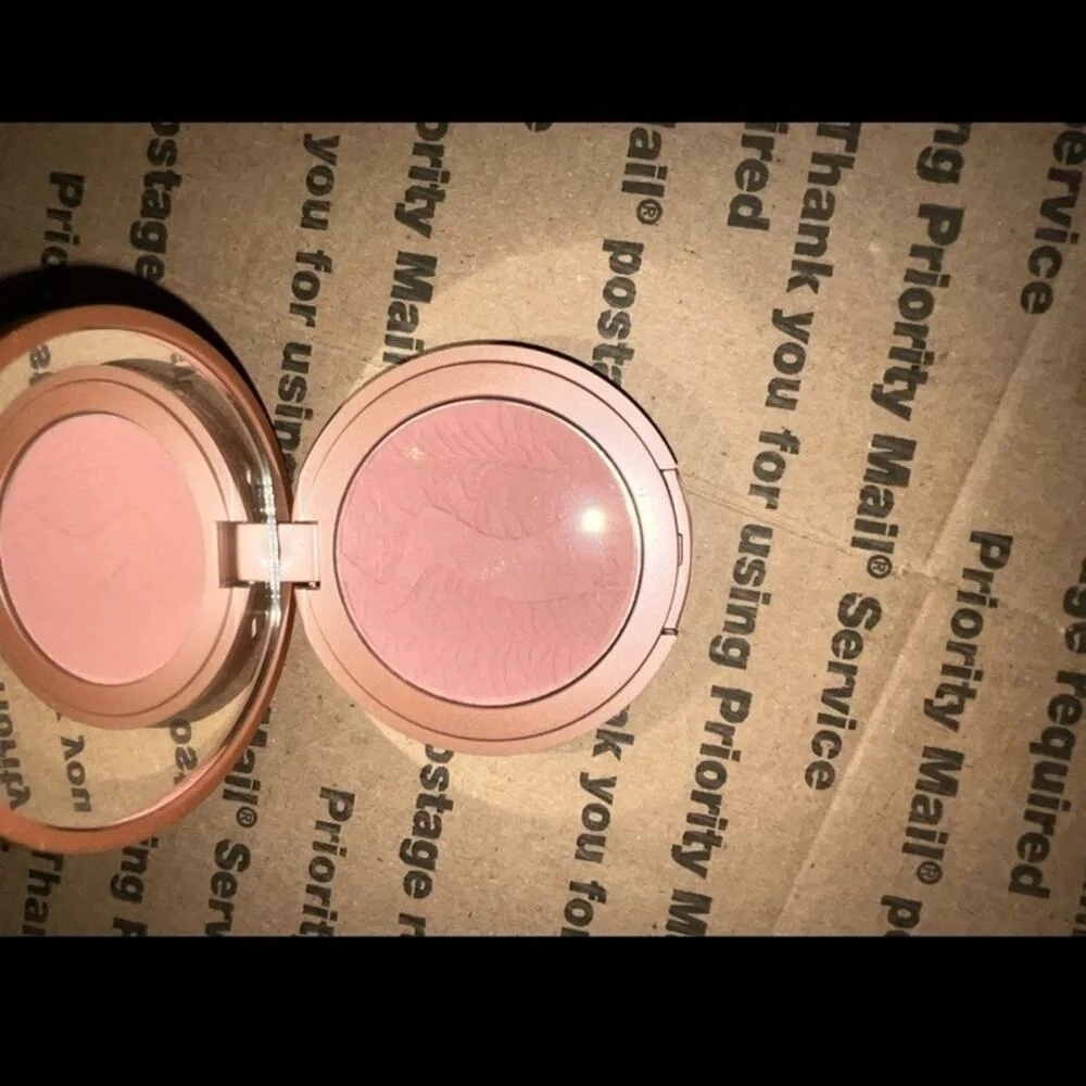 Tarte Amazonian Clay 12-hour Blush in Exposed makeup‎